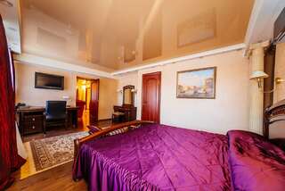 Гостиница Волга Тверь 2-комнатные апартаменты стандарт с 1 двуспальной кроватью-2